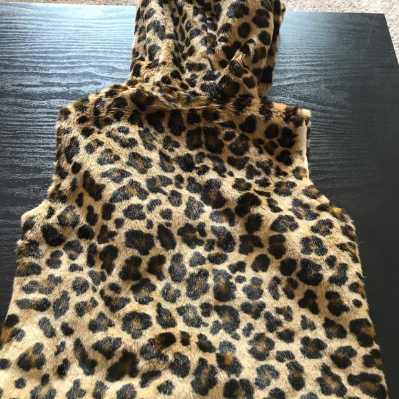 Leopard Print Vest - Picture 2 of 5